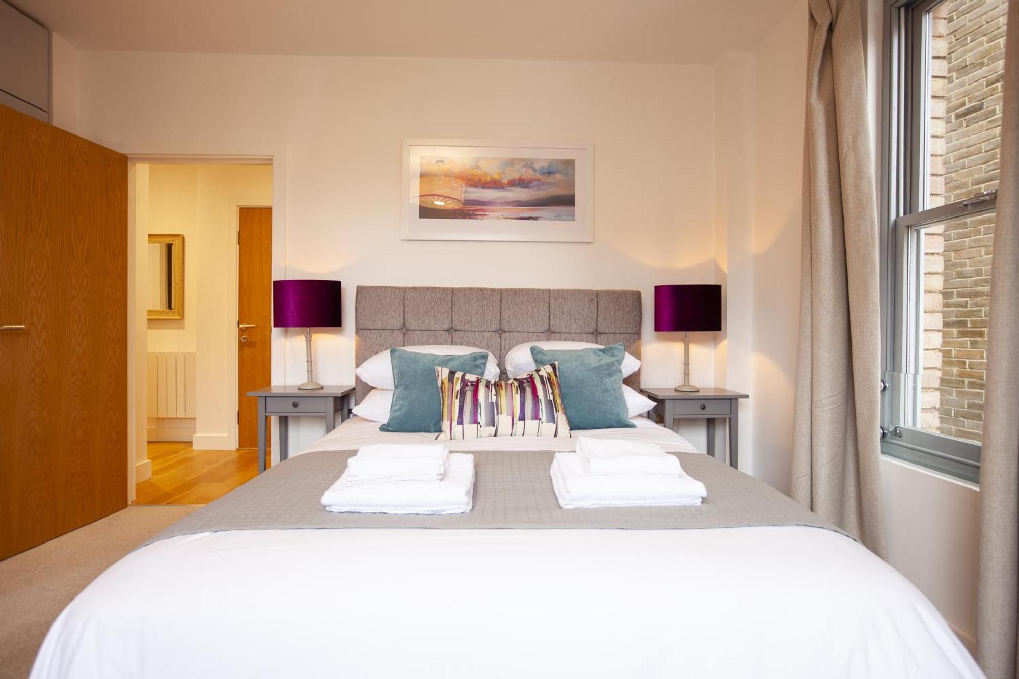 Urban Living'S ~ King Edward Luxury Apartments In The Heart Of วินด์เซอร์ ภายนอก รูปภาพ