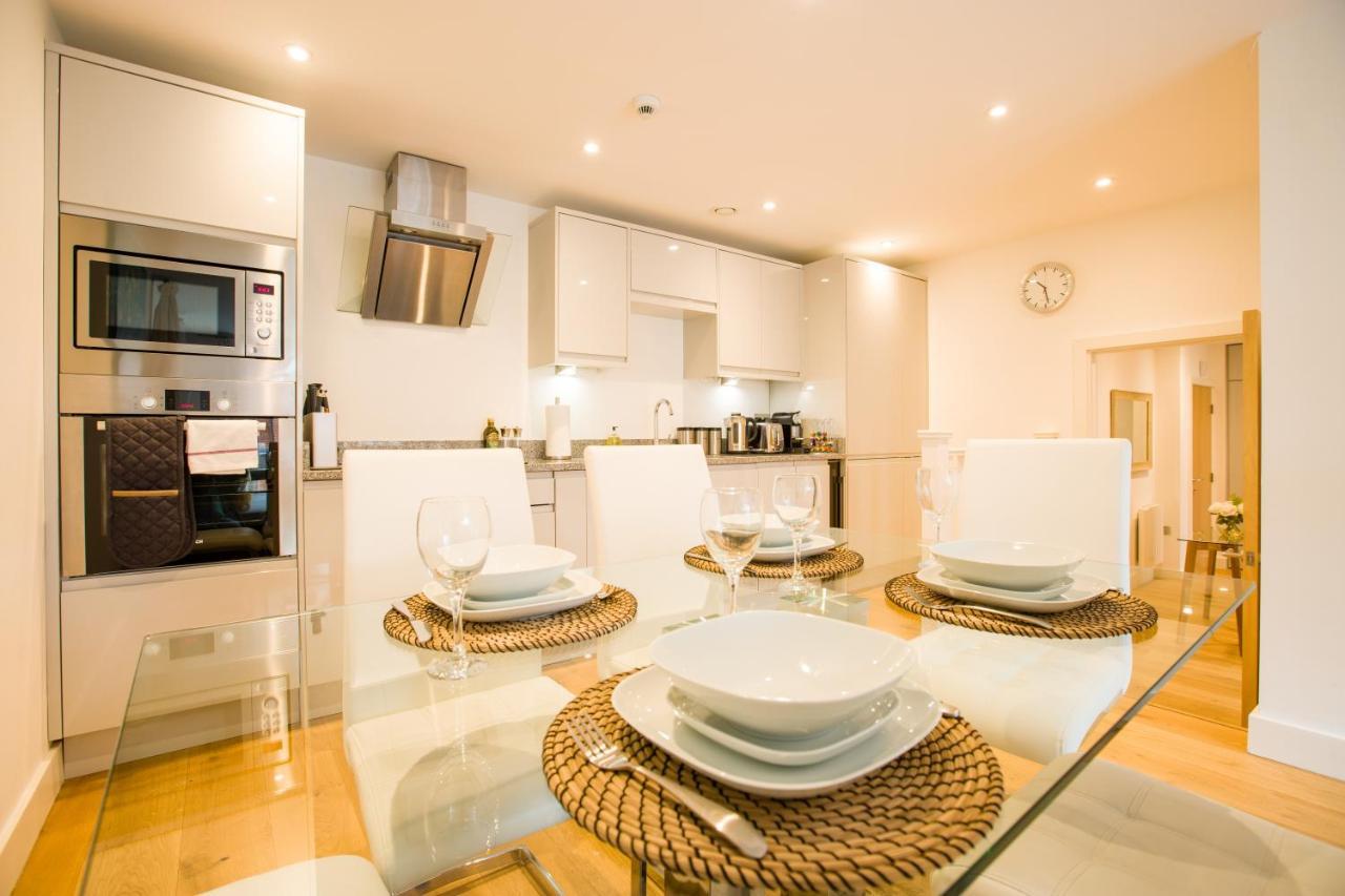 Urban Living'S ~ King Edward Luxury Apartments In The Heart Of วินด์เซอร์ ภายนอก รูปภาพ