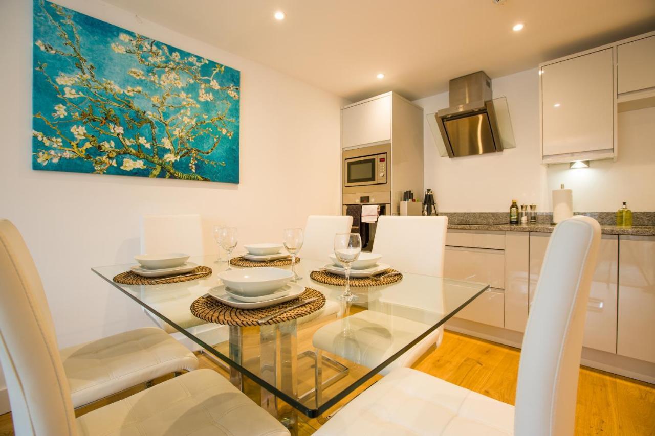 Urban Living'S ~ King Edward Luxury Apartments In The Heart Of วินด์เซอร์ ภายนอก รูปภาพ